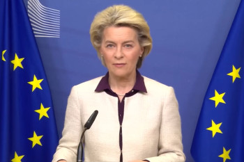 Šest zemí tlačí na škrty v EU o stovky miliard. Česko brání fondy