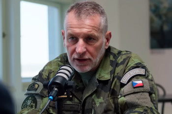 Odolný stát není větší armáda. Česká debata míjí podstatu