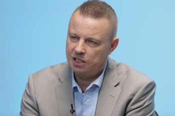 Policie odkryla milionové podvody s dávkami pro Ukrajince. Rajchl zuří