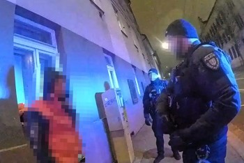 České Budějovice: Čtyřicetiletý muž provokoval strážníky