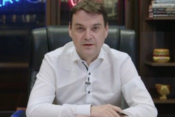Macinka přiložil pod kotel. Prezident Pavel dostal drsný vzkaz